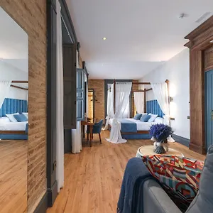 https://hotel-la-casa-azul-boutique.es-andalucia.com